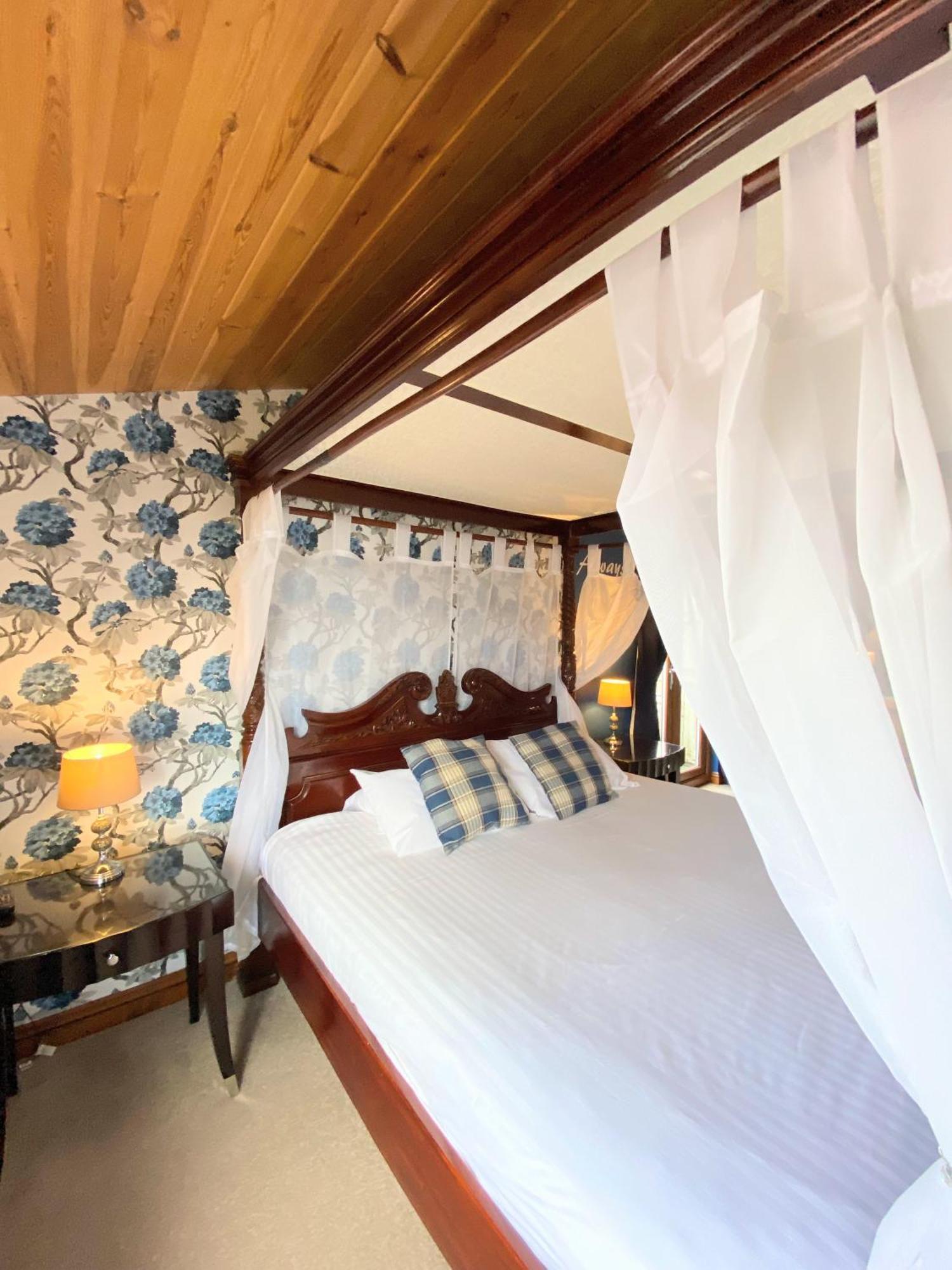 Lomond 5 With Private Hot Tub - Fife - Loch Leven - Lomond Hills - Pet Friendly Villa Kelty Eksteriør billede