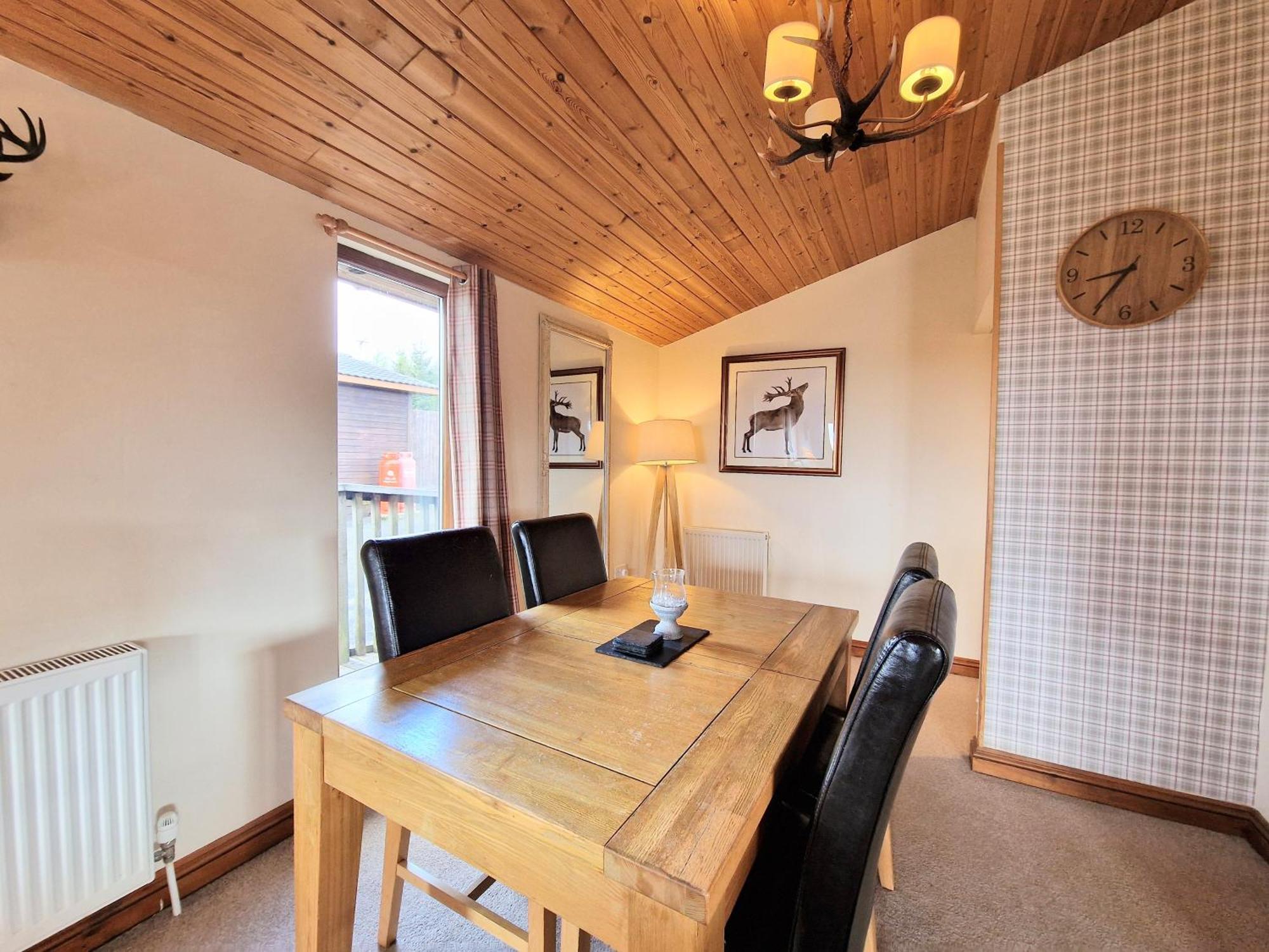 Lomond 5 With Private Hot Tub - Fife - Loch Leven - Lomond Hills - Pet Friendly Villa Kelty Eksteriør billede